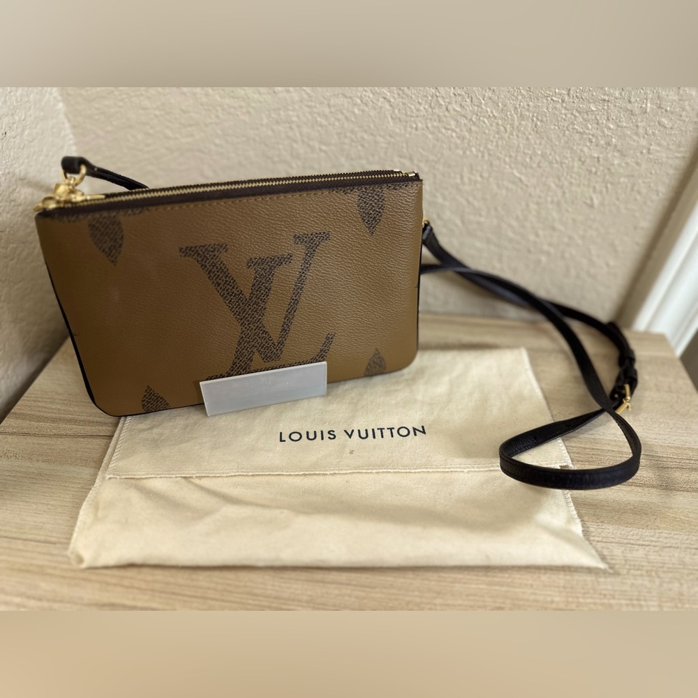 LOUIS VUITTON • Reverse Monogram Giant Double Zip Pochette